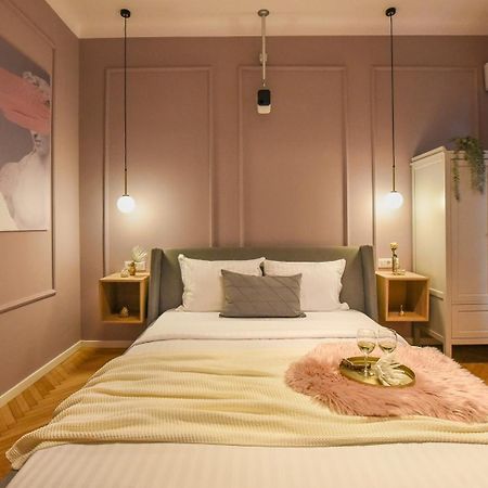 Modern Stay - Central Studios With Wall Projector Near Radisson Bucareste Exterior foto