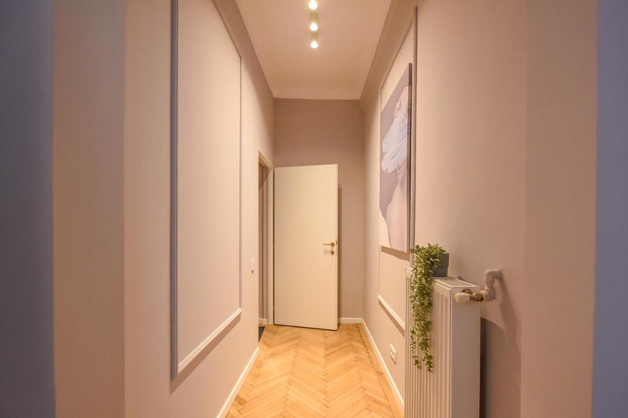 Modern Stay - Central Studios With Wall Projector Near Radisson Bucareste Exterior foto